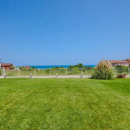 къщата с рибките Villa Sinemoretz
