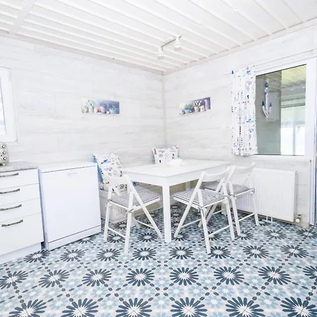 къщата с рибките Sinemoretz