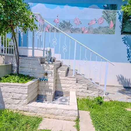 Villa къщата с рибките